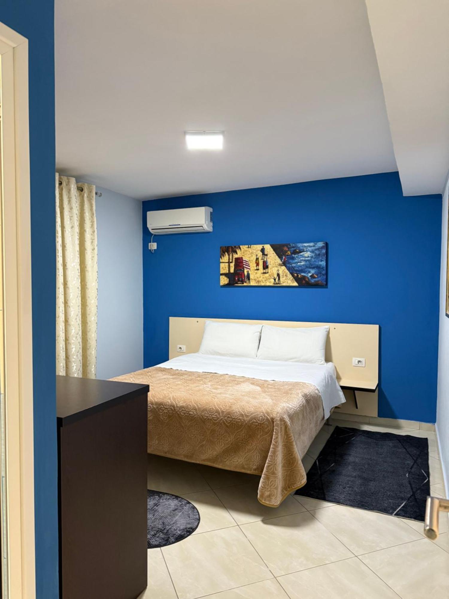 Hotel M&S Tirana Bagian luar foto