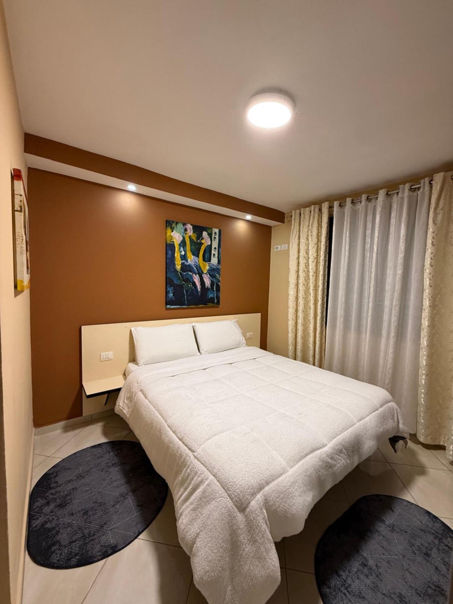 Hotel M&S Tirana Bagian luar foto