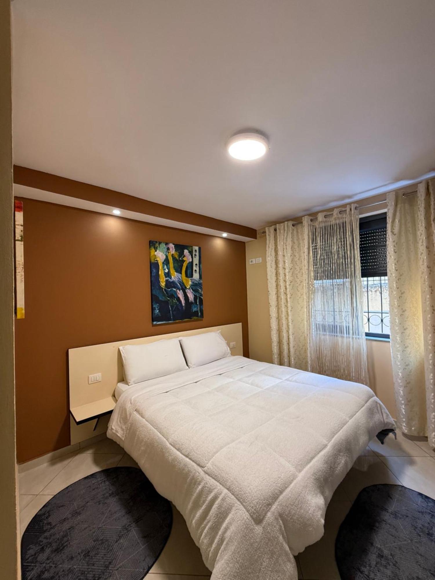 Hotel M&S Tirana Bagian luar foto