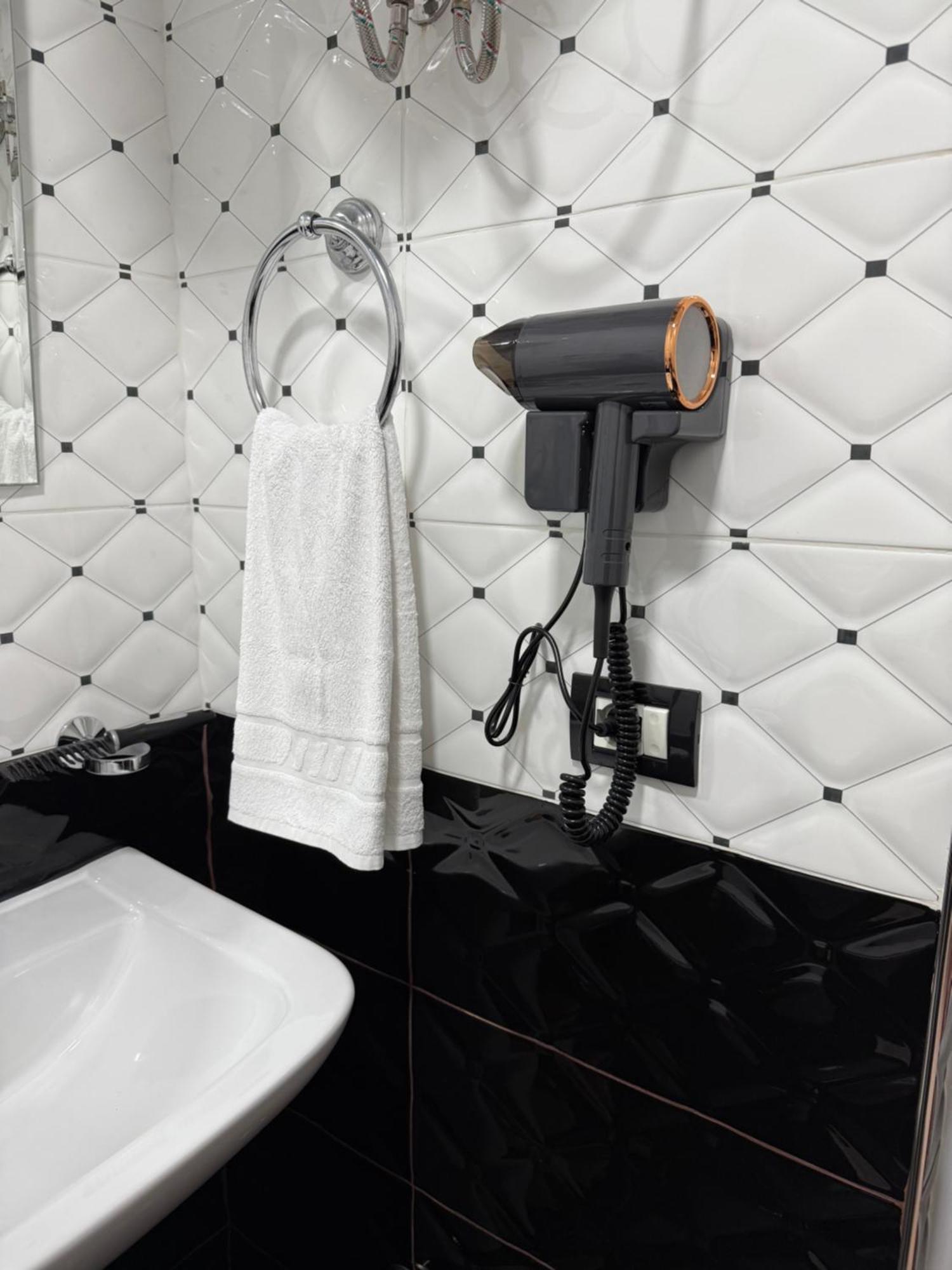 Hotel M&S Tirana Bagian luar foto