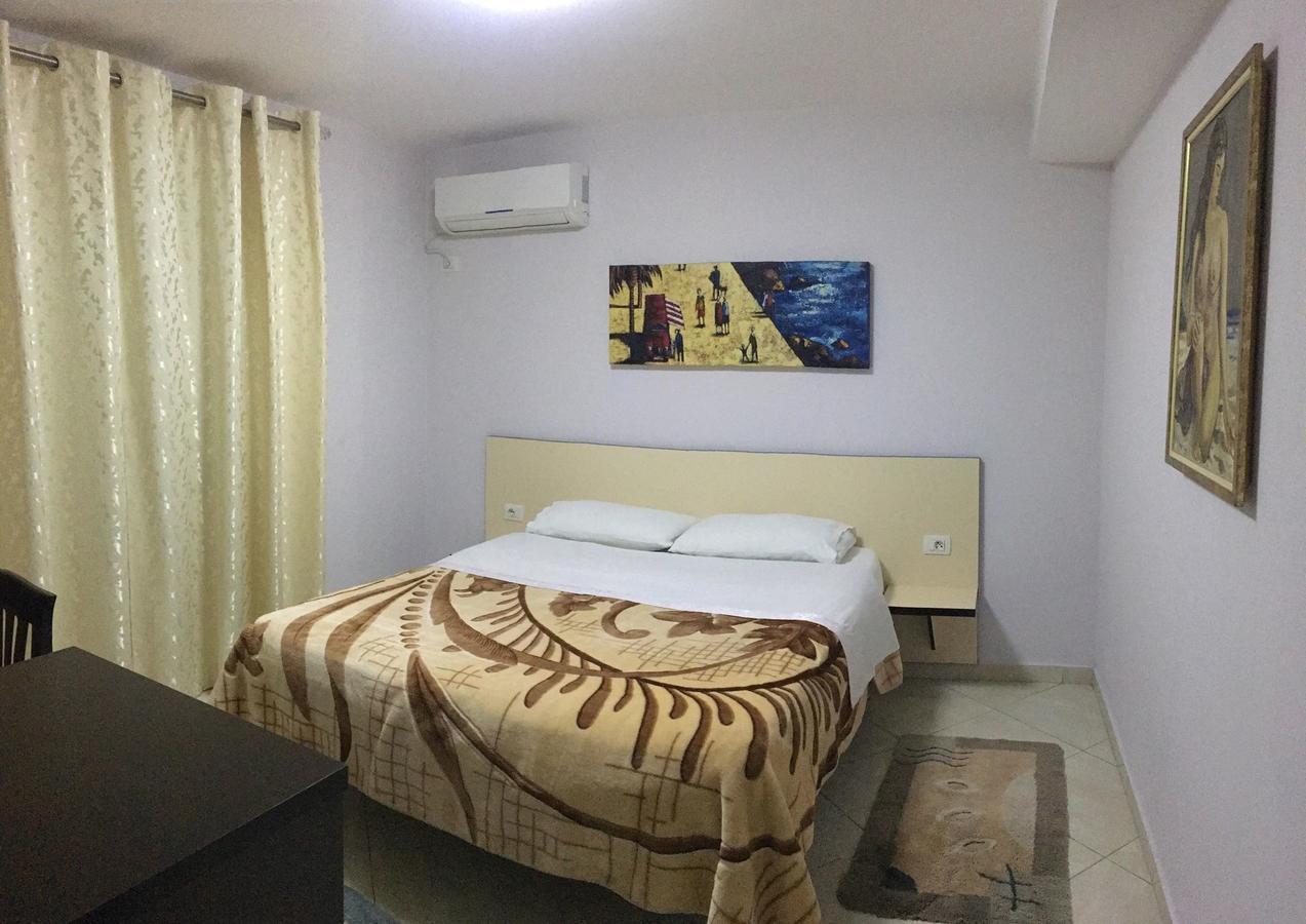 Hotel M&S Tirana Bagian luar foto