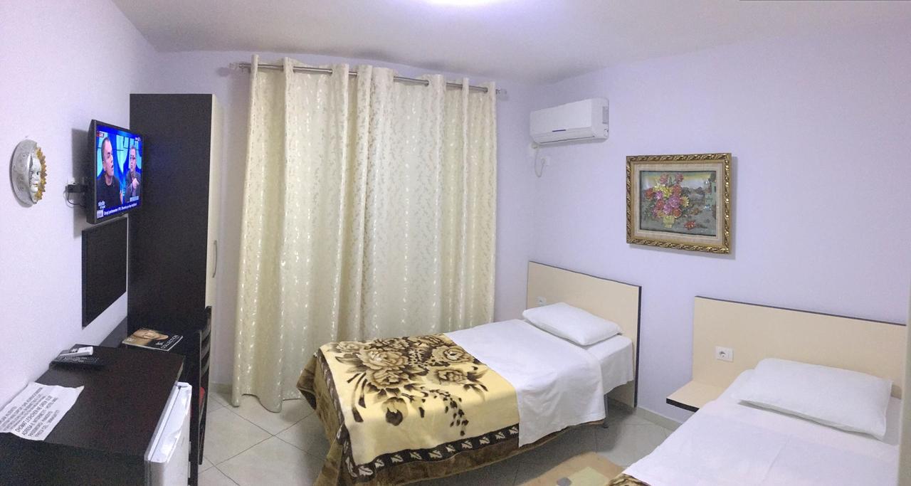 Hotel M&S Tirana Bagian luar foto