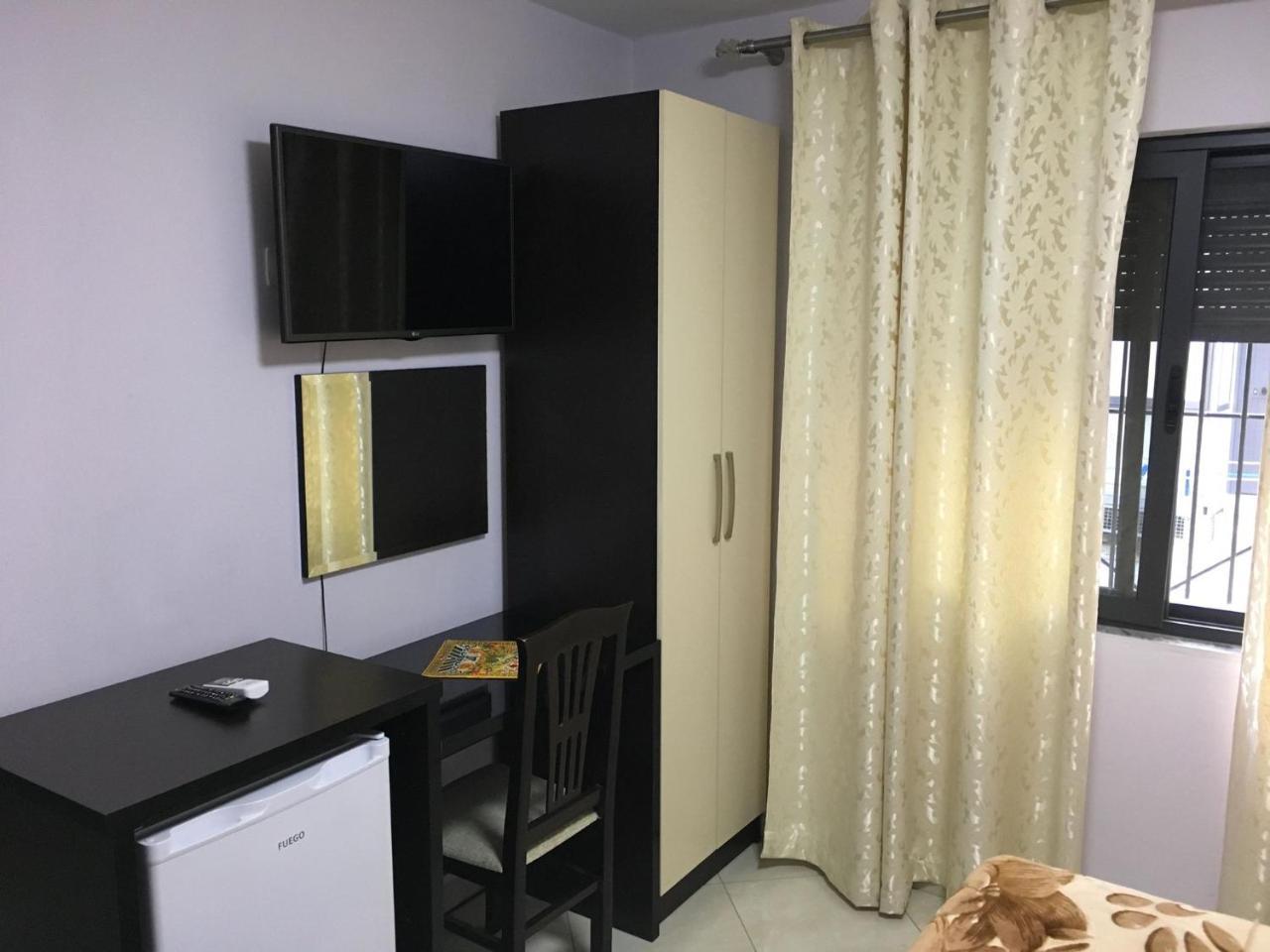 Hotel M&S Tirana Bagian luar foto