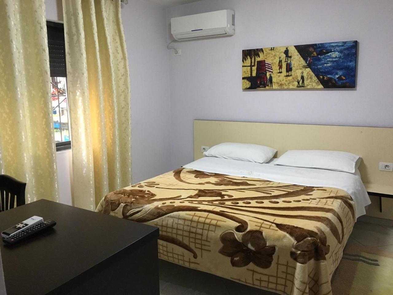 Hotel M&S Tirana Bagian luar foto